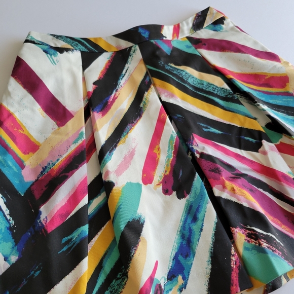 Pleated Mini Skirt with Pockets! - Picture 4 of 10